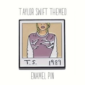 Taylor Swift Themed Enamel Pin of Her Original 1989 Album Cover Brand New
